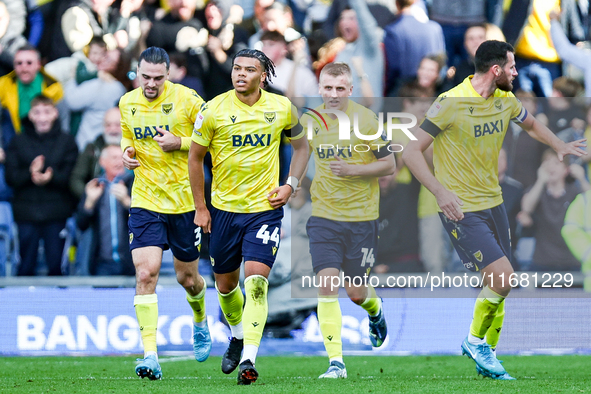 Dane Scarlett of Oxford heads back for the restart following his goal during the Sky Bet Championship match between Oxford United and West B...