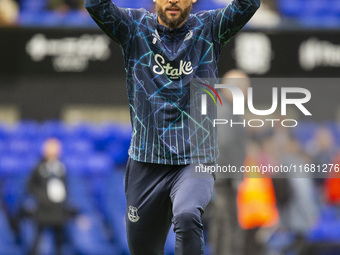 Dominic Calvert-Lewin of Everton warms up before the Premier League match between Ipswich Town and Everton at Portman Road in Ipswich, Engla...