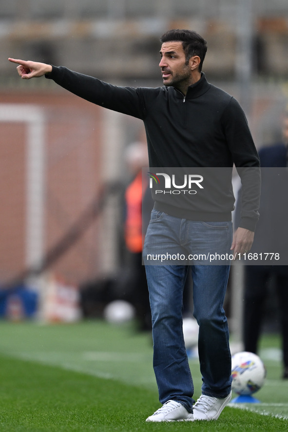 Coach Cesc Fabregas of Calcio Como is present during the Italian Serie A football match between Calcio Como and Parma Calcio 1913 at the Giu...