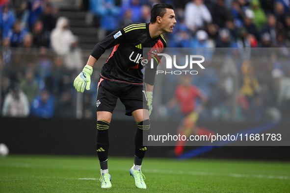 Emil Audero of Calcio Como participates in the Italian Serie A football match between Calcio Como and Parma Calcio 1913 at the Giuseppe Seni...