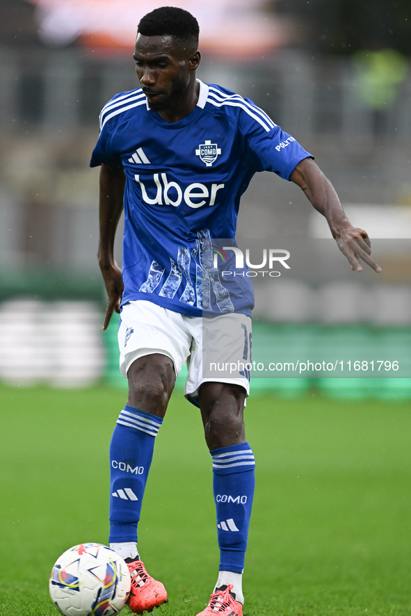 Alieu Fadera of Calcio Como participates in the Italian Serie A football match between Calcio Como and Parma Calcio 1913 at the Giuseppe Sen...