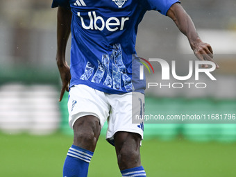 Alieu Fadera of Calcio Como participates in the Italian Serie A football match between Calcio Como and Parma Calcio 1913 at the Giuseppe Sen...