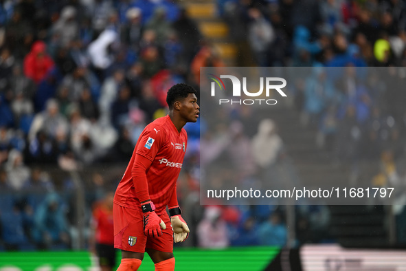 Zion Suzuki of Parma Calcio participates in the Italian Serie A football match between Calcio Como and Parma Calcio 1913 in Como, Italy, on...