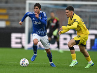 Sergi Roberto of Calcio Como participates in the Italian Serie A football match between Calcio Como and Parma Calcio 1913 at the Giuseppe Se...