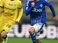 Sergi Roberto of Calcio Como participates in the Italian Serie A football match between Calcio Como and Parma Calcio 1913 at the Giuseppe Se...