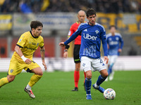 Sergi Roberto of Calcio Como participates in the Italian Serie A football match between Calcio Como and Parma Calcio 1913 at the Giuseppe Se...