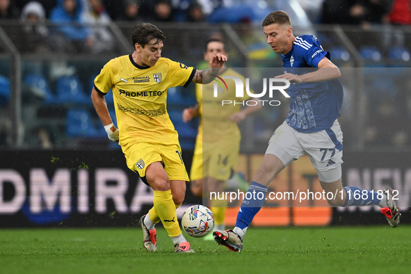 Ignace Van der Brempt of Calcio Como participates in the Italian Serie A football match between Calcio Como and Parma Calcio 1913 at the Giu...