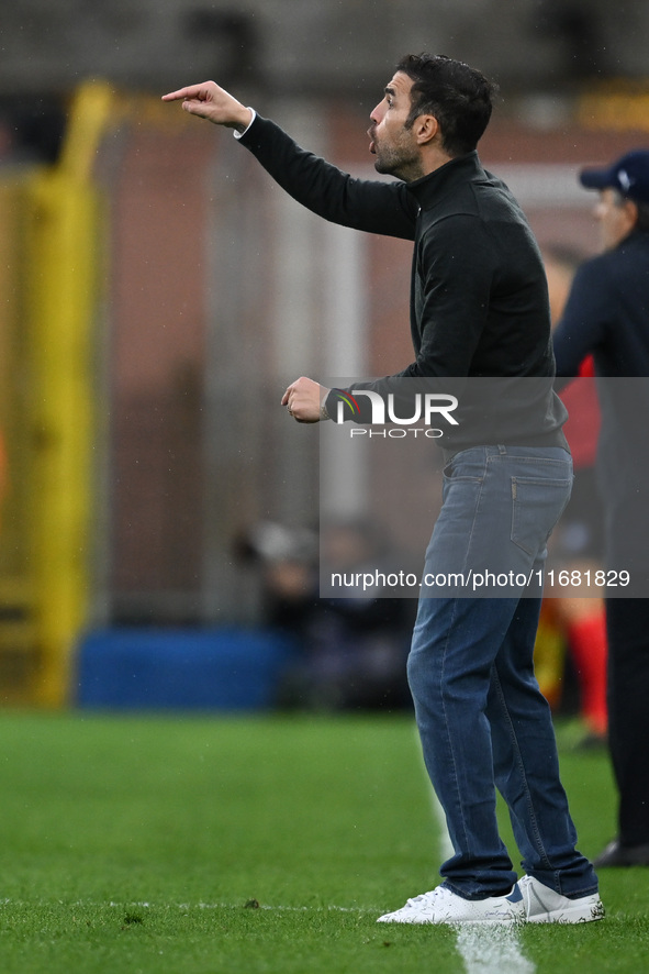 Coach Cesc Fabregas of Calcio Como is present during the Italian Serie A football match between Calcio Como and Parma Calcio 1913 at the Giu...