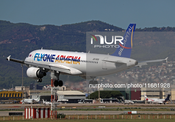 An Airbus A320-214 from FlyOne lands at Barcelona airport in Barcelona, Spain, on September 2, 2024. 