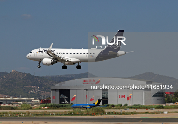 An Airbus A320-214 from Lufthansa lands at Barcelona airport in Barcelona, Spain, on September 2, 2024. 