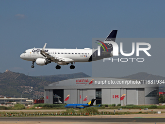 An Airbus A320-214 from Lufthansa lands at Barcelona airport in Barcelona, Spain, on September 2, 2024. (