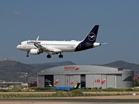 An Airbus A320-214 from Lufthansa lands at Barcelona airport in Barcelona, Spain, on September 2, 2024. (