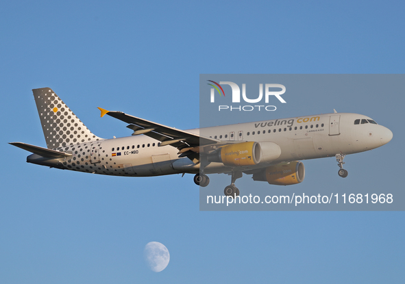 An Airbus A321-214 from Vueling lands at Barcelona airport in Barcelona, Spain, on September 14, 2024. 