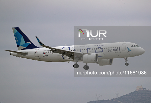 An Airbus A320-251N from Azores Airlines (Pure Livery) lands at Barcelona airport in Barcelona, Spain, on October 15, 2024. 