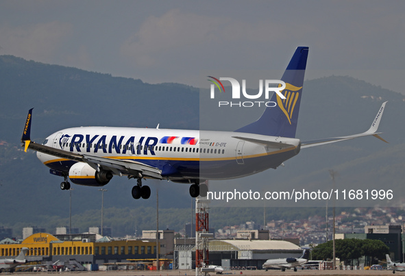 A Boeing 737-8AS from Ryanair lands at Barcelona airport in Barcelona, Spain, on August 30, 2024. 