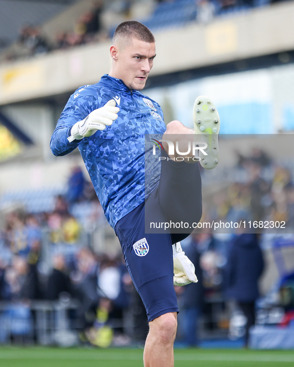 Number 30, Ted Cann of WBA warms up during the Sky Bet Championship match between Oxford United and West Bromwich Albion at the Kassam Stadi...