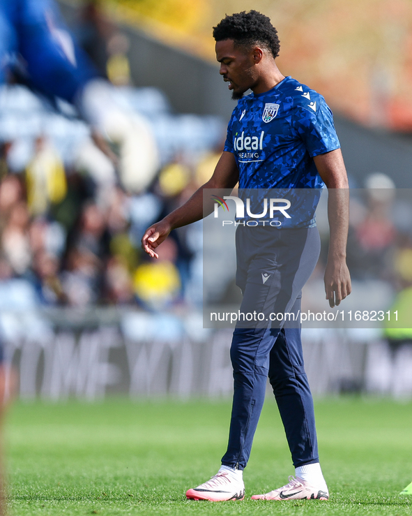 Grady Diangana of WBA warms up during the Sky Bet Championship match between Oxford United and West Bromwich Albion at the Kassam Stadium in...