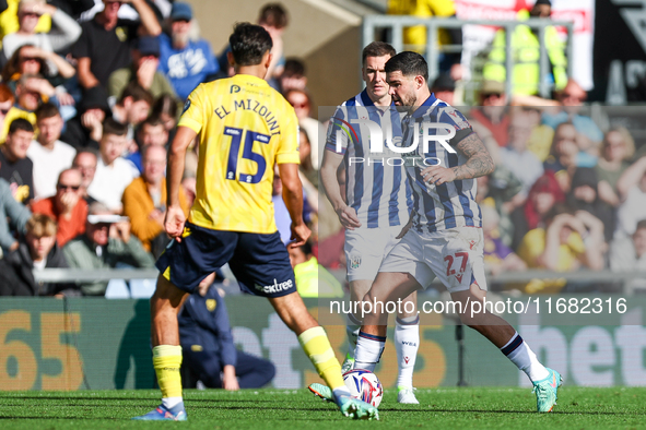 #27, Alex Mowatt of WBA is in attacking action during the Sky Bet Championship match between Oxford United and West Bromwich Albion at the K...