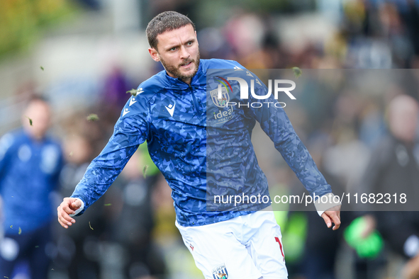 #10, John Swift of WBA warms up during the Sky Bet Championship match between Oxford United and West Bromwich Albion at the Kassam Stadium i...