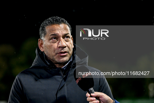 RKC trainer Henk Fraser is present during the match between RKC and Twente at the Mandemakers Stadium for the 2024-2025 season in Waalwijk,...