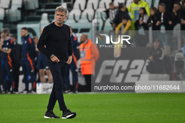 Marco Baroni coaches S.S. Lazio during the 8th day of the Serie A Championship between Juventus F.C. and S.S. Lazio at Allianz Stadium in Tu...