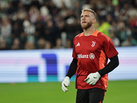 Michele Di Gregorio participates in the Serie A 2024-2025 match between Juventus and Lazio in Turin, Italy, on October 19, 2024 (