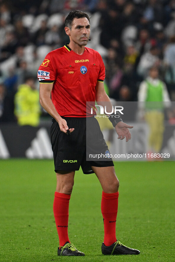 Referee Juan Luca Sacchi officiates during the 8th day of the Serie A Championship between Juventus F.C. and S.S. Lazio at Allianz Stadium i...