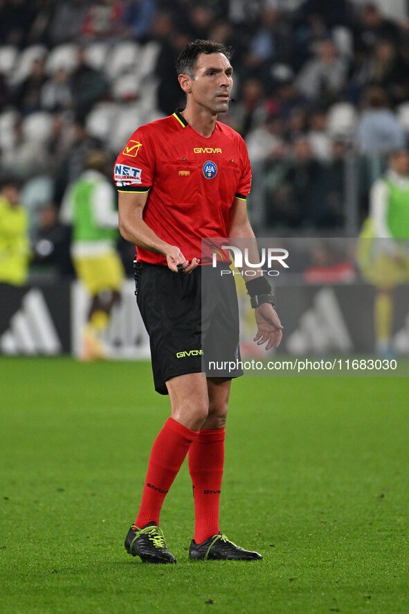 Referee Juan Luca Sacchi officiates during the 8th day of the Serie A Championship between Juventus F.C. and S.S. Lazio at Allianz Stadium i...