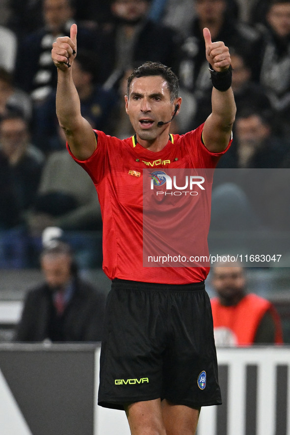 Referee Juan Luca Sacchi officiates during the 8th day of the Serie A Championship between Juventus F.C. and S.S. Lazio at Allianz Stadium i...