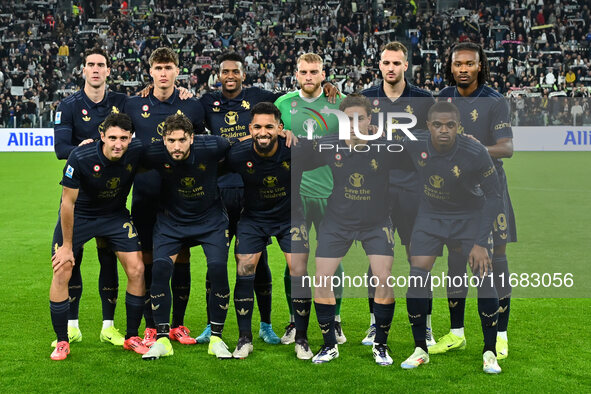 Juventus F.C. players pose for a team photo during the 8th day of the Serie A Championship between Juventus F.C. and S.S. Lazio at Allianz S...