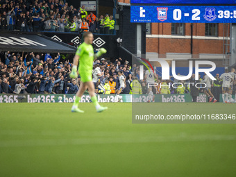 Michael Keane of Everton celebrates with teammates after making it 2-0 during the Premier League match between Ipswich Town and Everton at P...