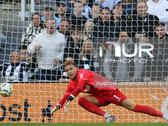 Brighton and Hove Albion goalkeeper Bart Verbruggen dives to make a save during the Premier League match between Newcastle United and Bright...