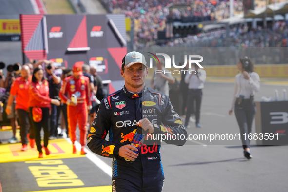 Max Verstappen of the Netherlands drives the Oracle Red Bull Racing RB20 Honda RBPT during the Formula 1 Pirelli United States Grand Prix 20...