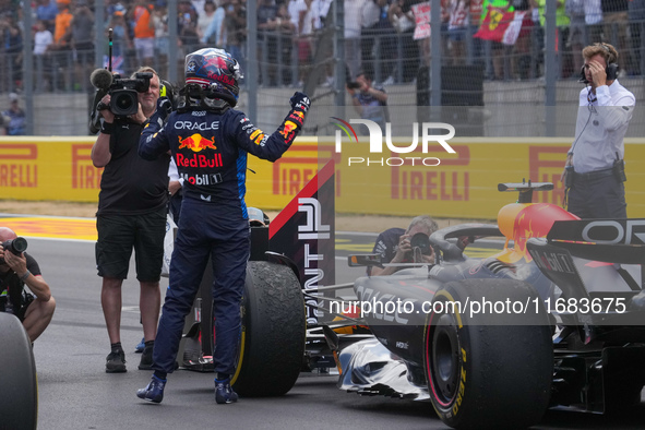 Max Verstappen of the Netherlands drives the Oracle Red Bull Racing RB20 Honda RBPT during the Formula 1 Pirelli United States Grand Prix 20...