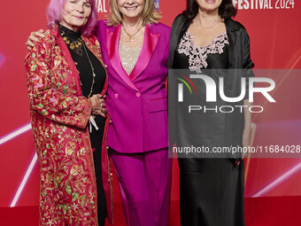 [l to 2r] Mary Davidson (sadies' mum), Twiggy and Sadie Frost attend the screening of "Twiggy" during the 68th BFI London Film Festival at B...