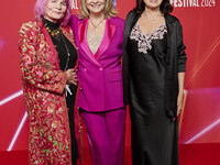 [l to 2r] Mary Davidson (sadies' mum), Twiggy and Sadie Frost attend the screening of "Twiggy" during the 68th BFI London Film Festival at B...