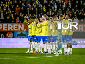 One minute of silence commemorates Johan Neeskens, who passed away, during the match between RKC and Twente at the Mandemakers Stadium in Wa...