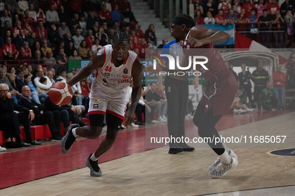 Gabe Brown of Openjobmetis Varese plays during the LBA Italy Championship match between Openjobmetis Varese and Trapani Shark in Varese, Ita...