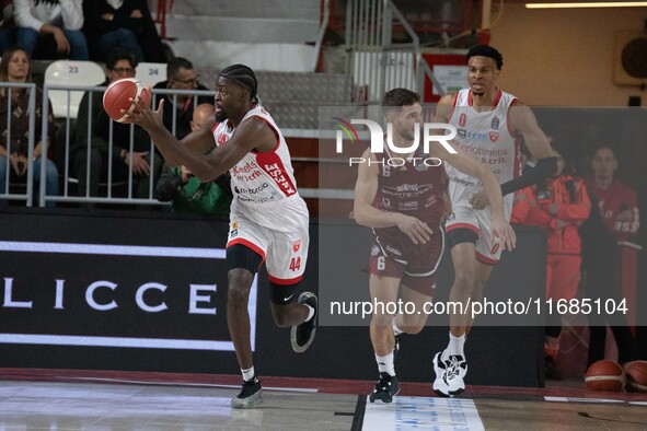 Gabe Brown of Openjobmetis Varese plays during the LBA Italy Championship match between Openjobmetis Varese and Trapani Shark in Varese, Ita...