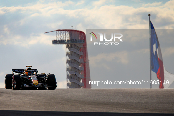 Sergio Perez of Mexico drives the (11) Oracle Red Bull Racing RB20 Honda RBPT during the qualifying for the Formula 1 Pirelli United States...