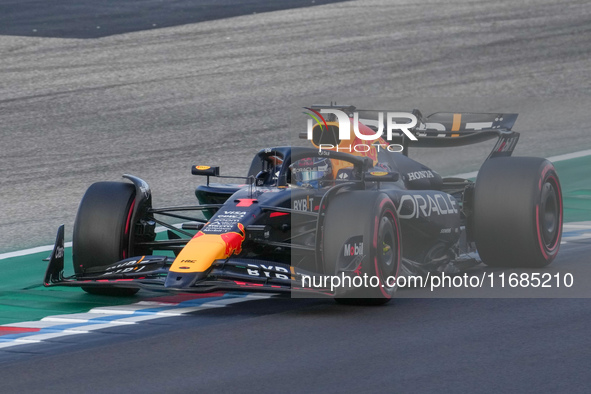 Max Verstappen of the Netherlands drives the Oracle Red Bull Racing RB20 Honda RBPT during the qualifying for the Formula 1 Pirelli United S...