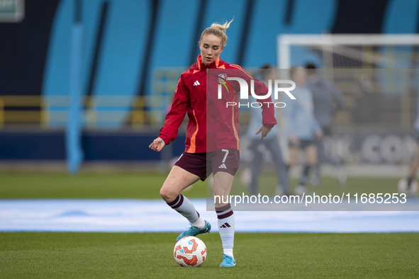 Missy Bo Kearns #7 of Aston Villa W.F.C participates in the pre-match warm-up during the Barclays FA Women's Super League match between Manc...