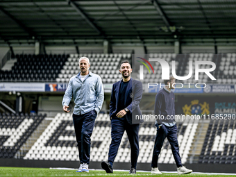 AFC Ajax Amsterdam goalkeeper Remko Pasveer and AFC Ajax Amsterdam trainer Francesco Fariolo participate in the match between Heracles Almel...