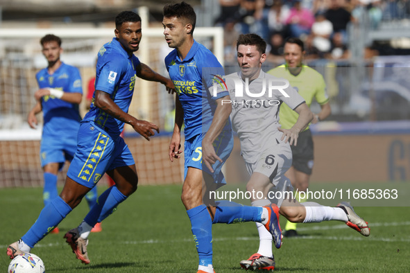 Napoli's Billy Gilmour plays during the Serie A soccer match between Empoli FC and SSC Napoli at Stadio Carlo Castellani in Empoli, Italy, o...