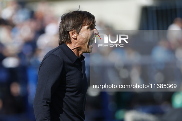 Antonio Conte coaches Napoli during the Serie A soccer match between Empoli FC and SSC Napoli at Stadio Carlo Castellani in Empoli, Italy, o...