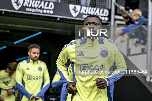 AFC Ajax Amsterdam forward Brian Brobbey plays during the match between Heracles Almelo and Ajax at the Asito Stadium for the Dutch Eredivis...