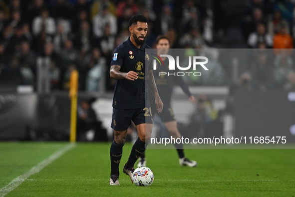 Douglas Luiz of Juventus FC is in action during the match between Juventus FC and SS Lazio in the 8th round of the Italian Lega Serie A Enil...