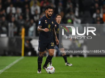 Douglas Luiz of Juventus FC is in action during the match between Juventus FC and SS Lazio in the 8th round of the Italian Lega Serie A Enil...