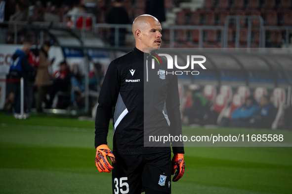 Goalkeeper Filip Bednarek warms up before the game between KS Cracovia and Lech Poznan in Krakow, Poland, on October 19, 2024. PKO BP Ekstra...