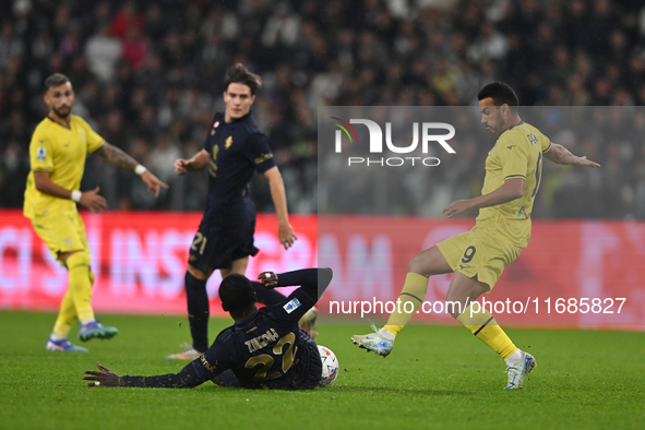 Timothy Weah of Juventus FC and Pedro of SS Lazio battle for the ball during the Juventus FC vs. SS Lazio match, the 8th turn of Italian Leg...